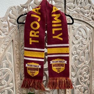 NWOT USC Trojan scarf
